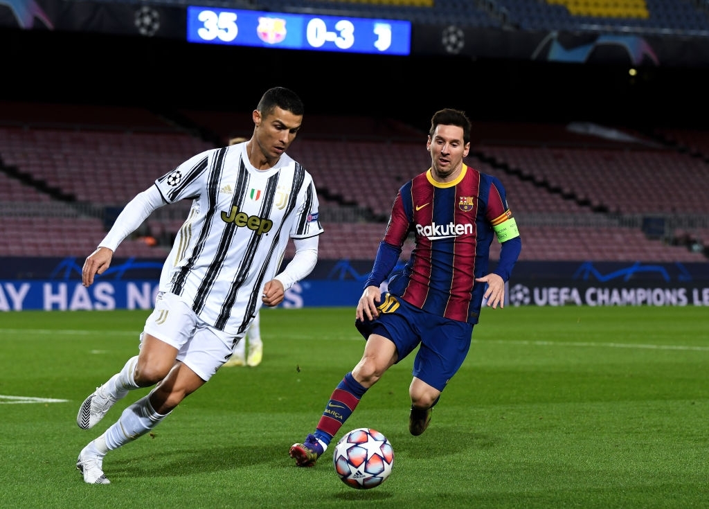 Lionel Messi contra Cristiano Ronaldo en la derrota del Barcelona 3-0 ante la Juventus.