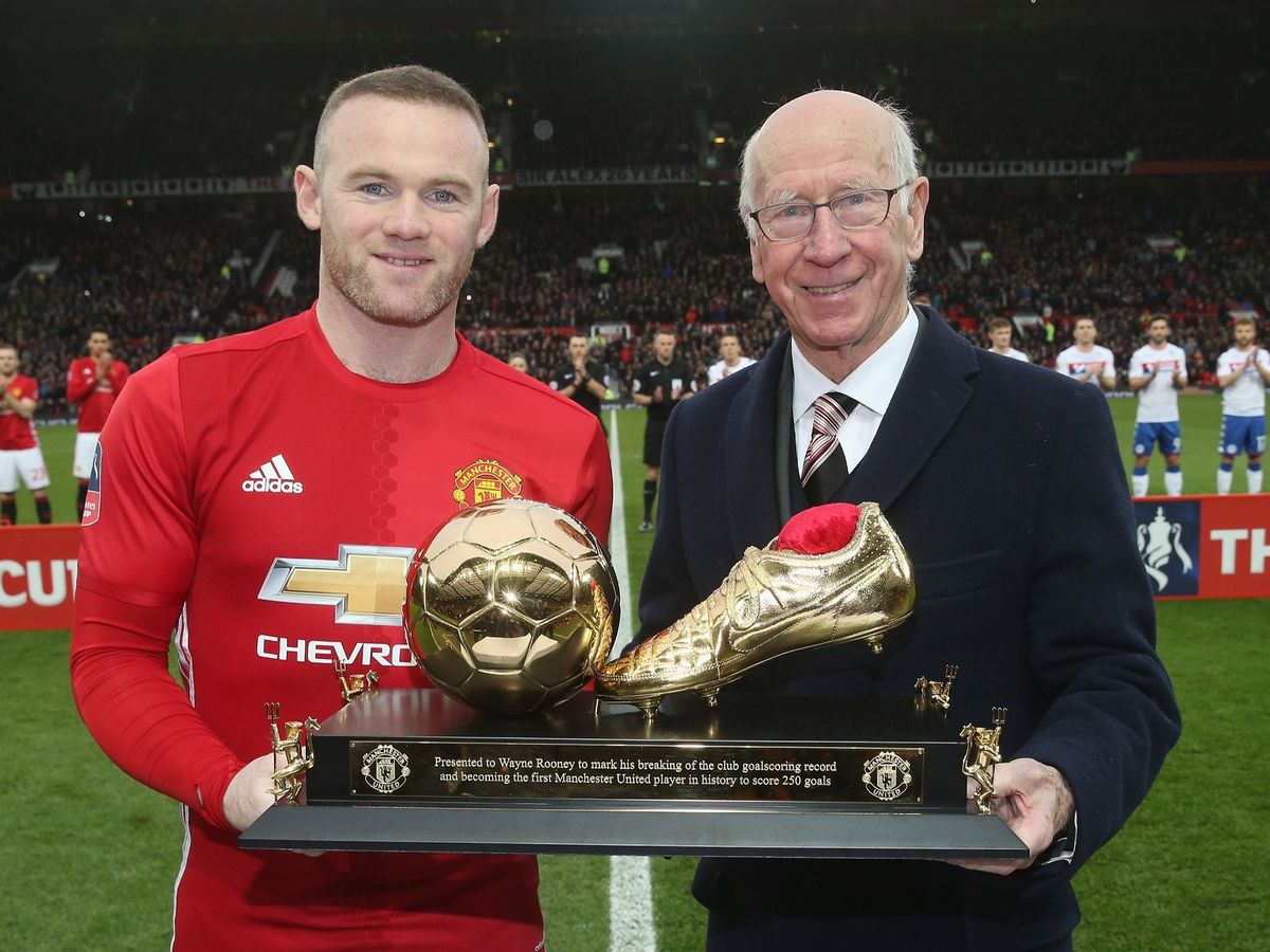 El día que el United y Charlton homenajearon a Rooney por el récord de goles del club.