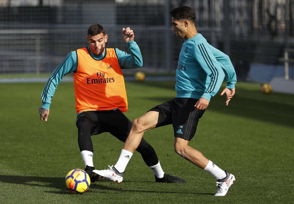 Theo y Hakimi durante su etapa en el Real Madrid.